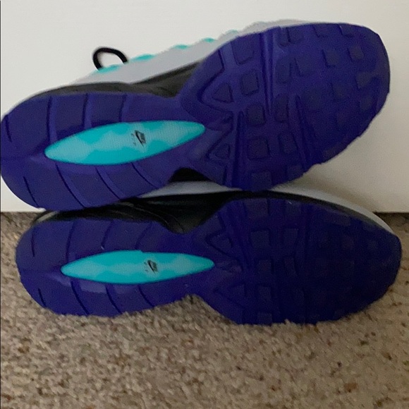 Air Max (Sold) - Picture 4 of 4